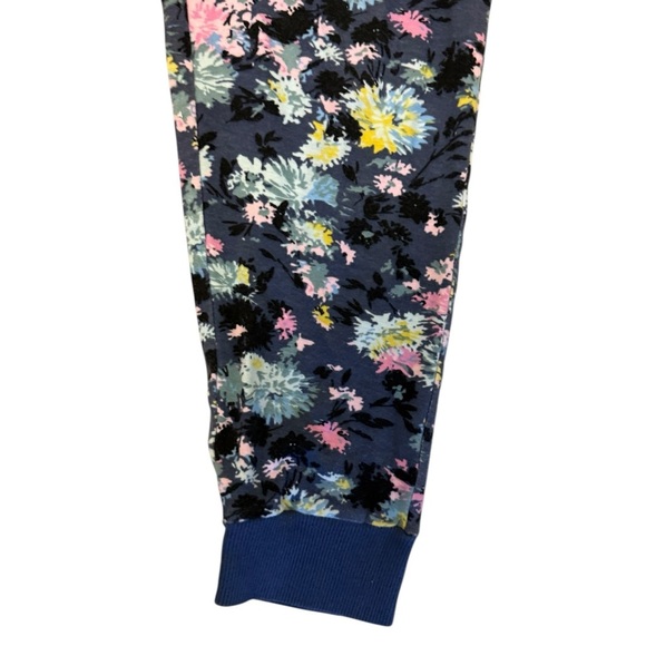 Vera Bradley Blue and Pink Floral Pajama Set - Picture 5 of 9